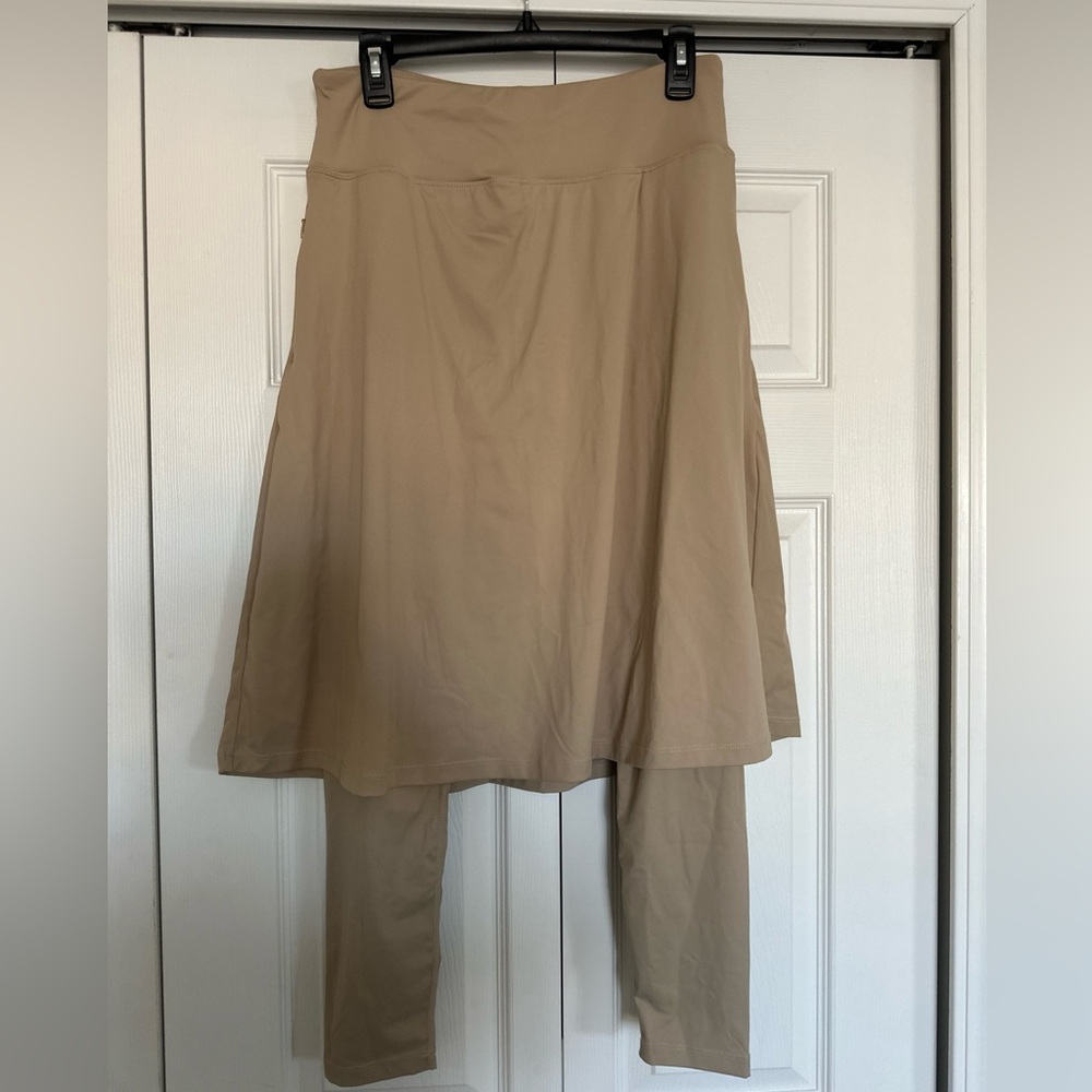 NWOT Women’s Athletic Skirt with Ankle Leggings